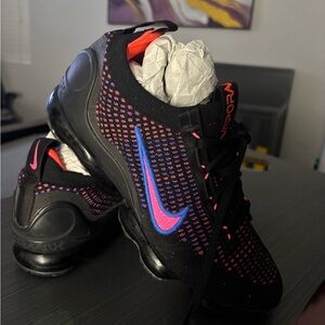 Nike Air VaporMax 2021 Flyknit Sneakers Black Hyper Pink Women’s.